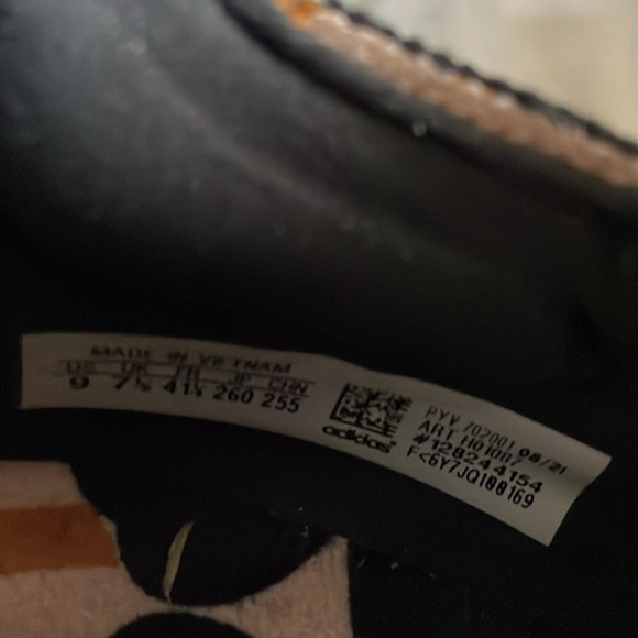 Adidas Marimekko UltraBoost, size 9 - Picture 7 of 8
